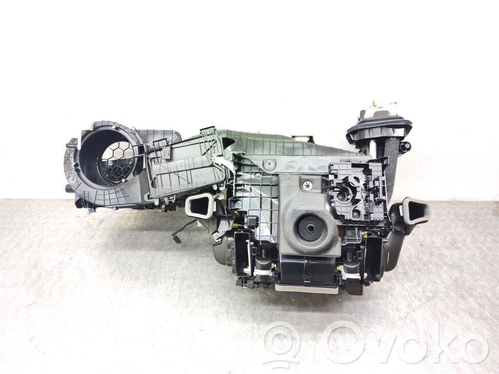 BMW X5 G05 Obudowa nagrzewnicy 