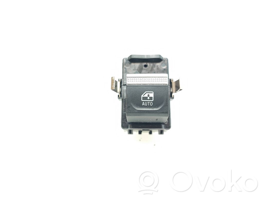 Renault Captur II Electric window control switch 