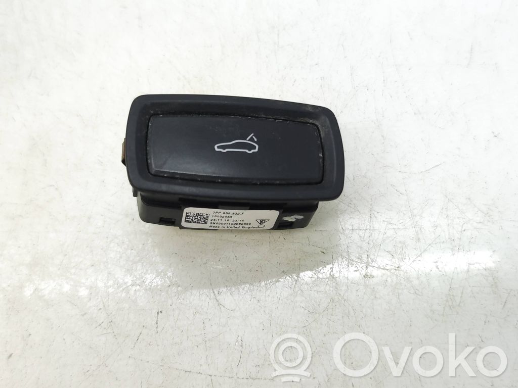 Porsche Cayenne (92A) Tailgate/boot open switch button 