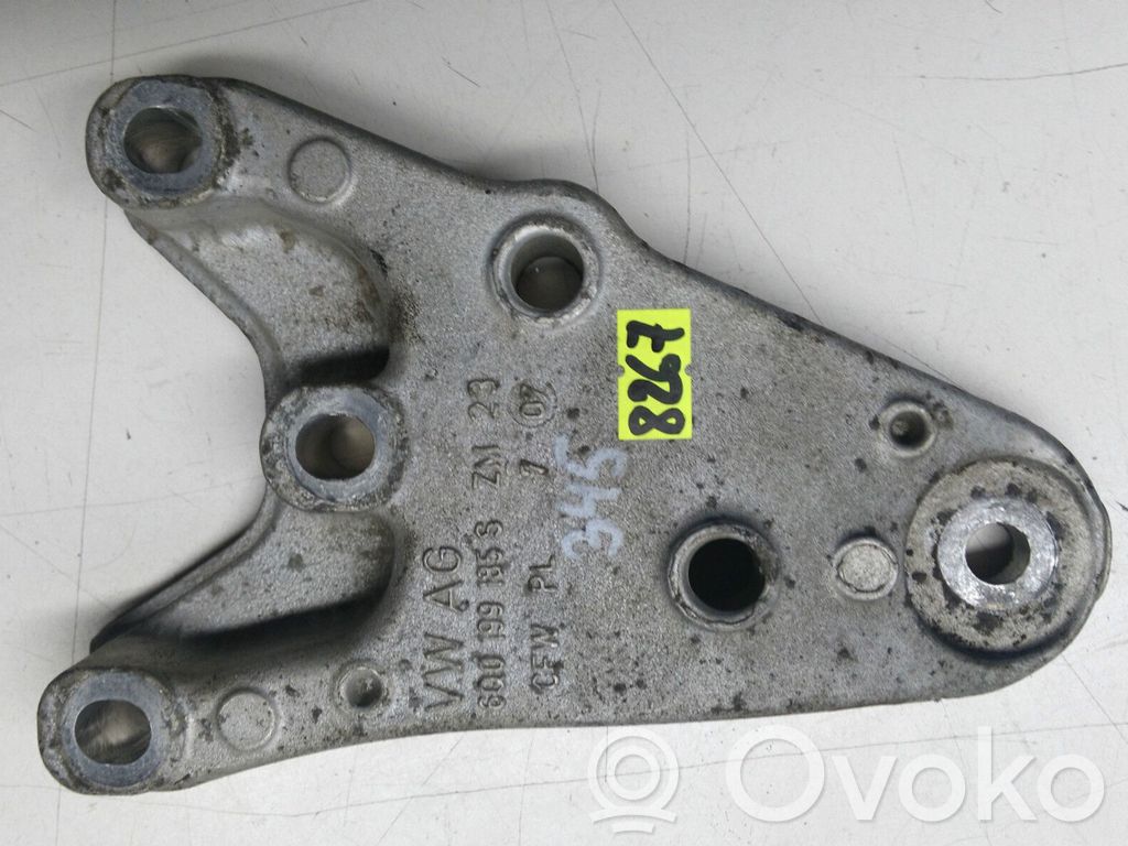 Volkswagen Fox Engine mounting bracket 
