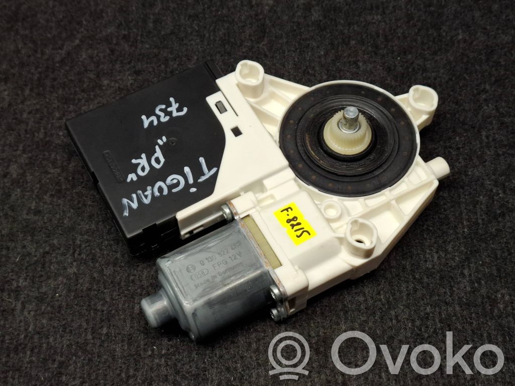 Volkswagen Tiguan Silnik regulatora szyby drzwi przednich 
