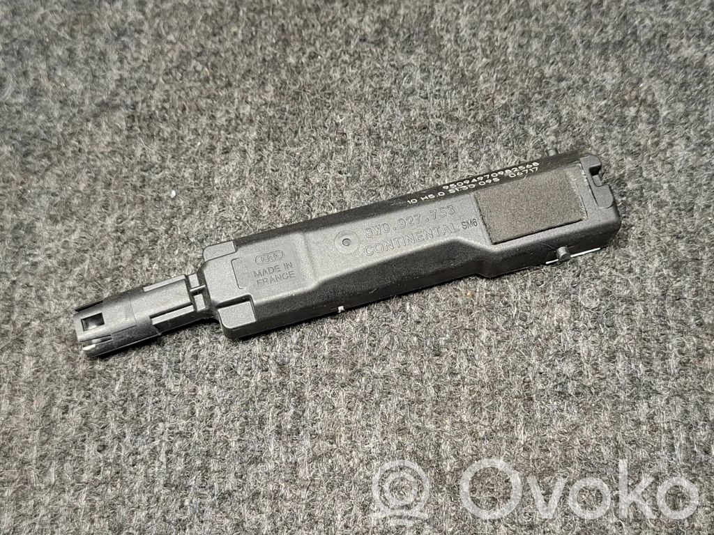 Audi A4 S4 B9 Keyless system antenna 