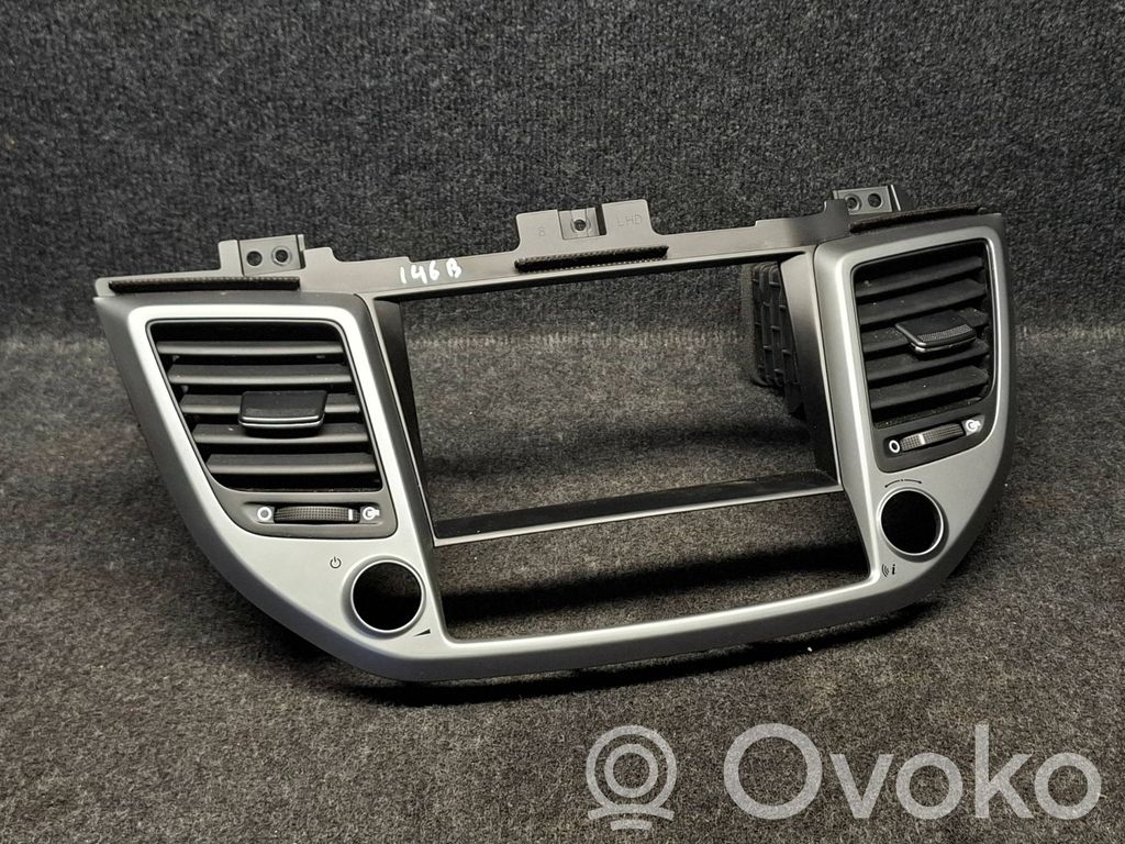Hyundai Tucson TL Dysze / Kratki środkowego nawiewu deski rozdzielczej 