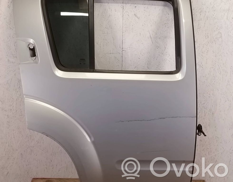 82100EB330 Nissan Pathfinder R51 Side sliding door, €140.00 | RRR