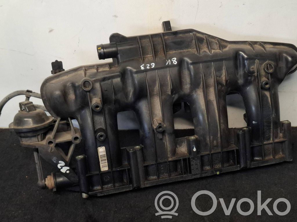 Audi A4 S4 B8 8K Colector de admisión 