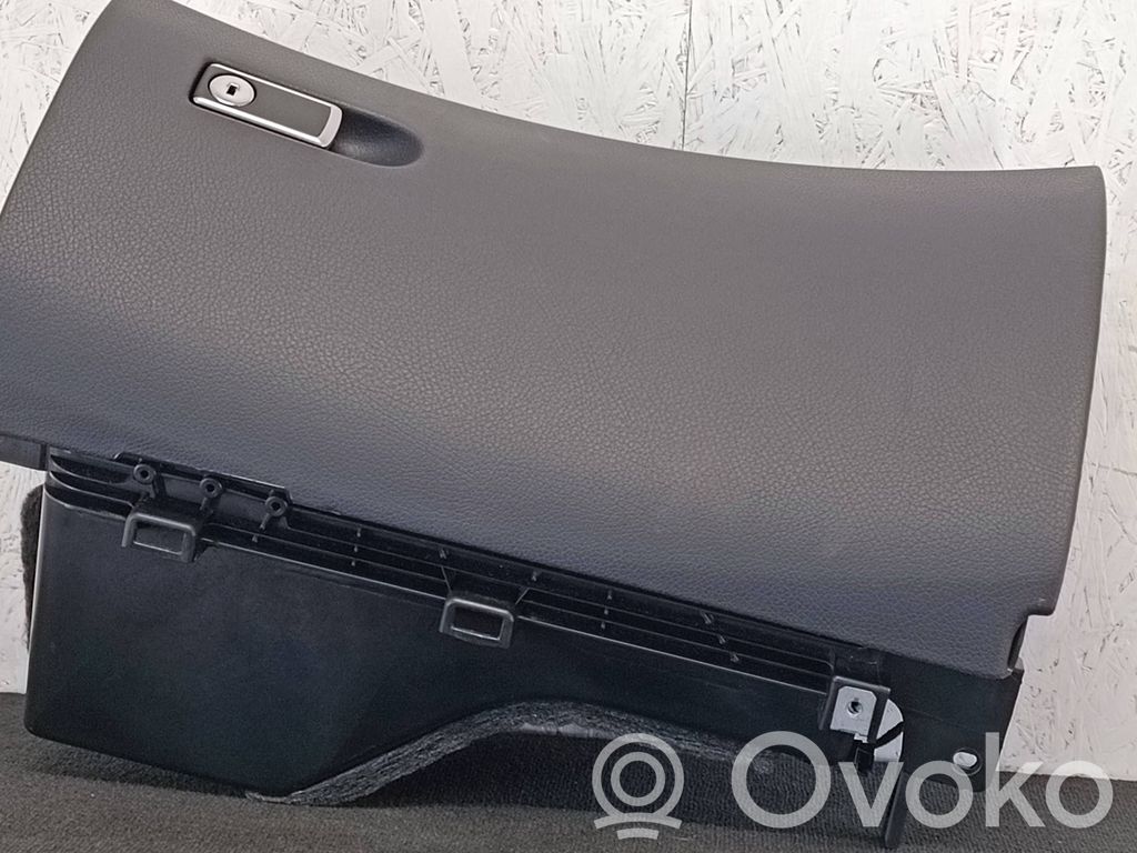 Mercedes-Benz E W213 Schowek deski rozdzielczej 