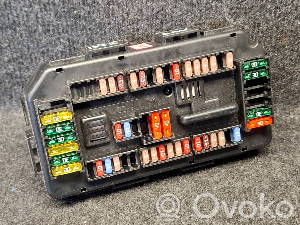 BMW 1 F20 F21 Saugiklių blokas 
