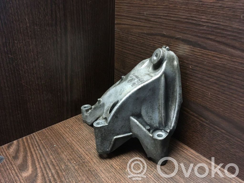 Volkswagen Crafter Engine mount bracket 