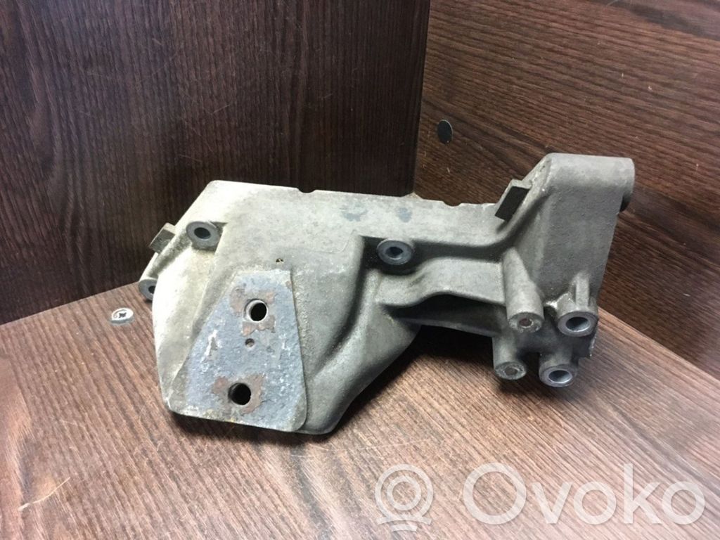 Iveco Daily 4th gen Engine mount bracket 