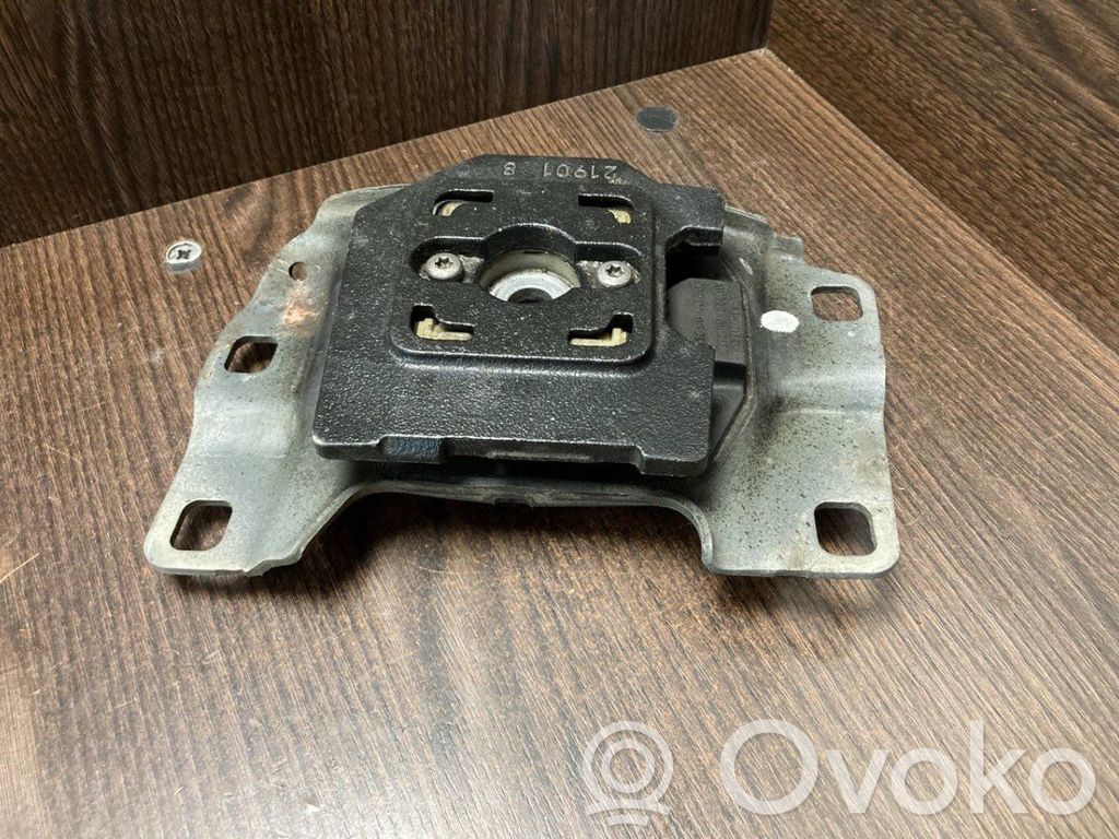 Volvo V50 Engine mount bracket 