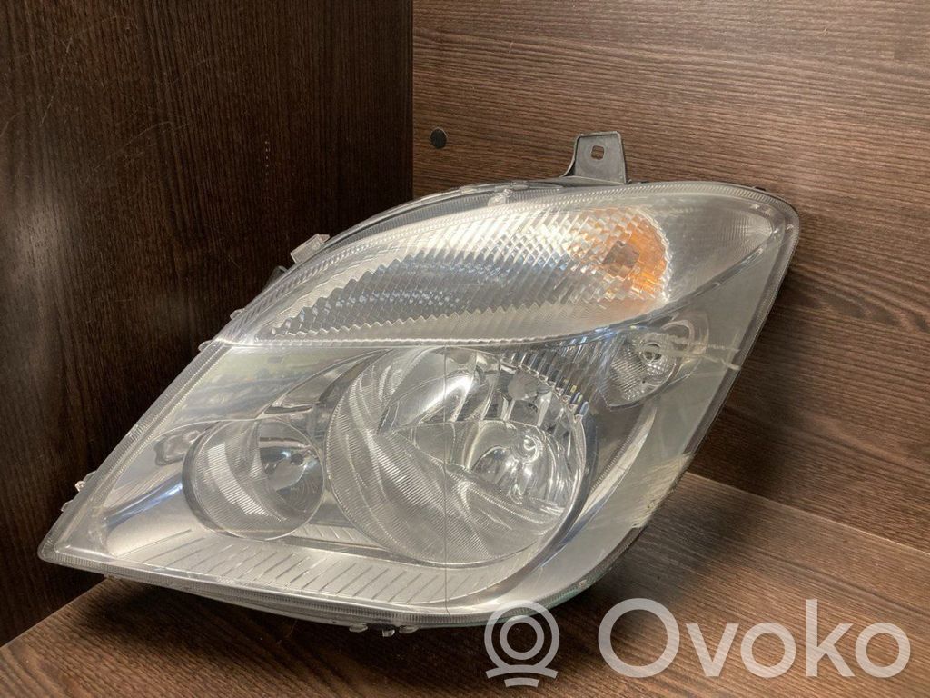 Mercedes-Benz Sprinter W906 Lampa przednia 