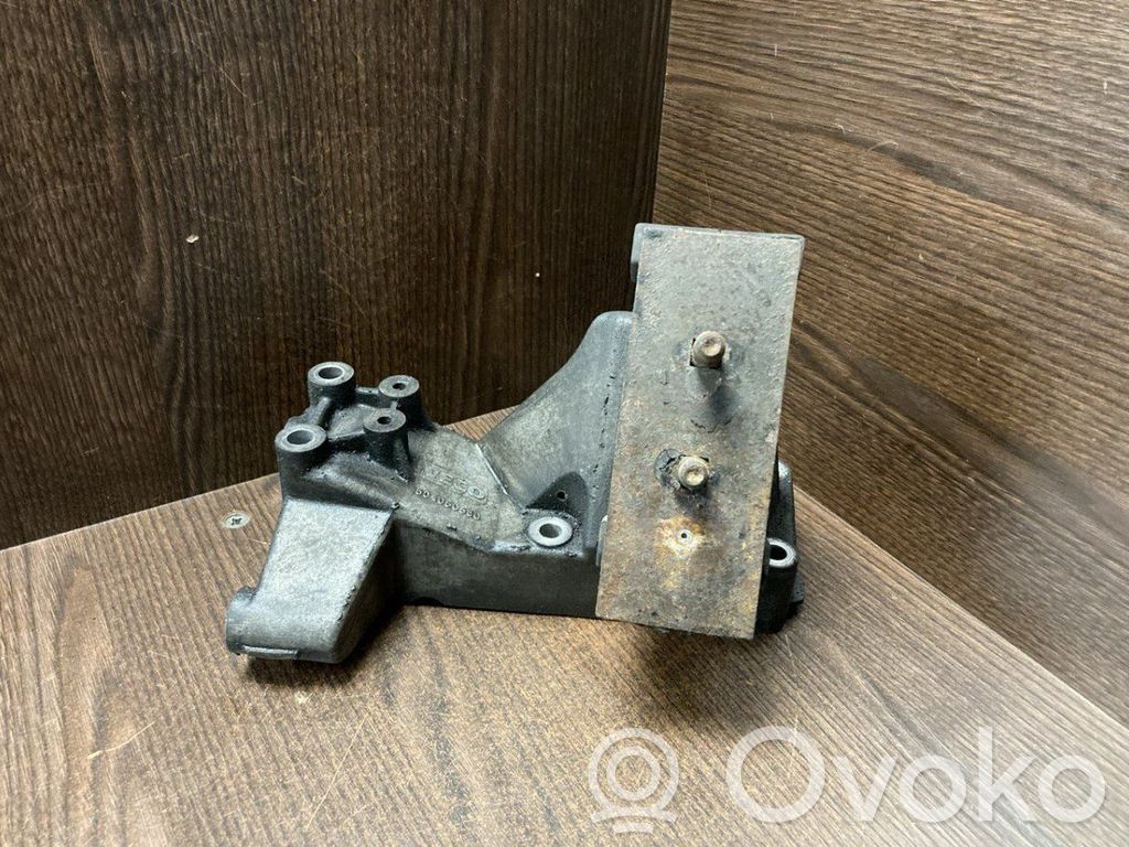 Iveco Daily 3rd gen Engine mounting bracket 