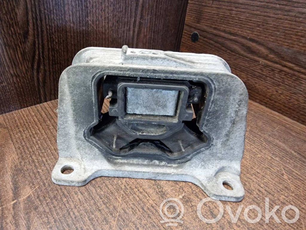 Engine mount bracket   112108180,112108180,326D75