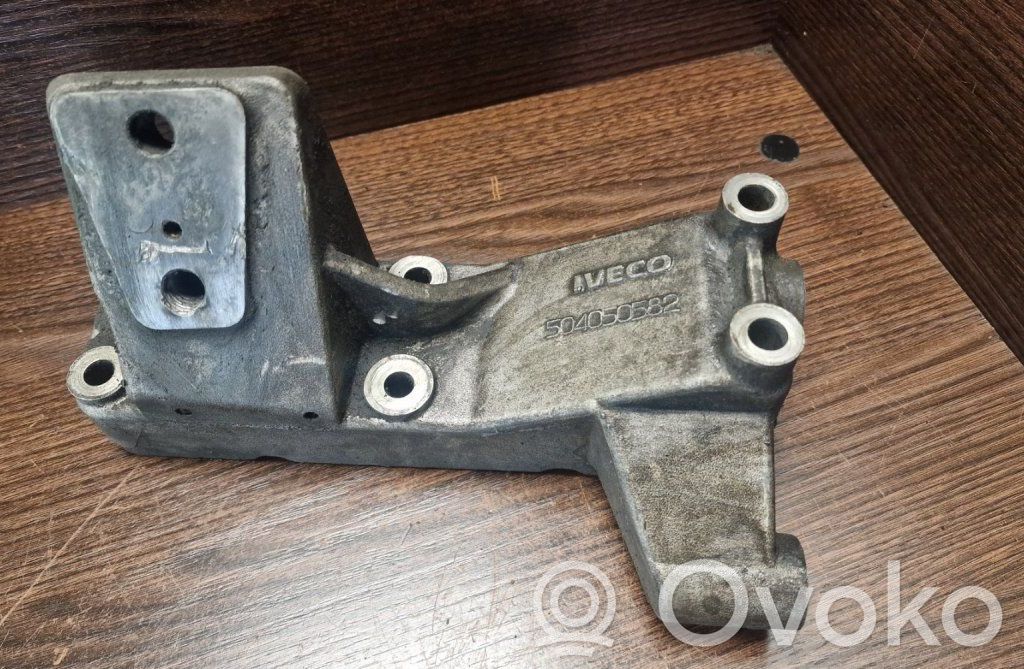 Iveco Daily 4th gen Engine mount bracket 