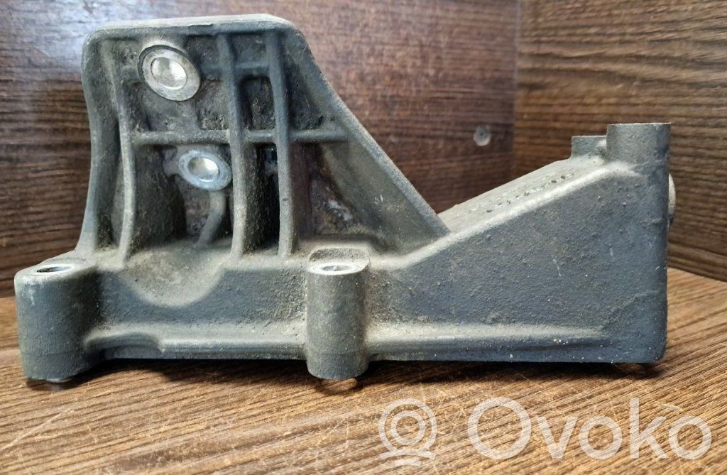 Iveco Daily 4th gen Engine mounting bracket 