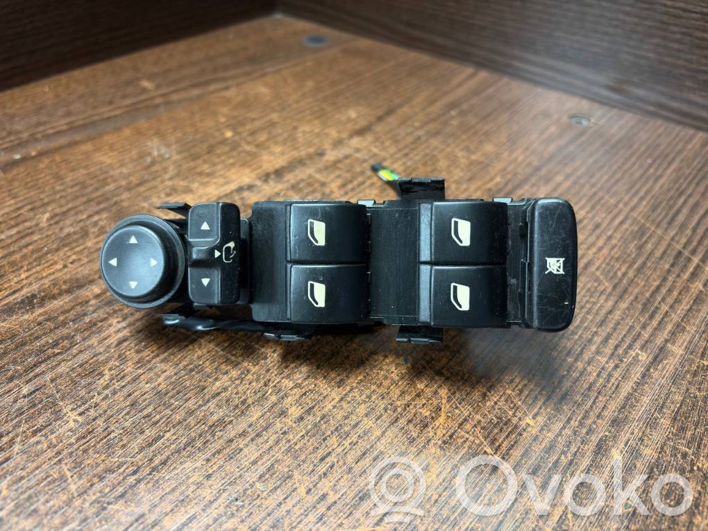 Peugeot 407 Electric window control switch 