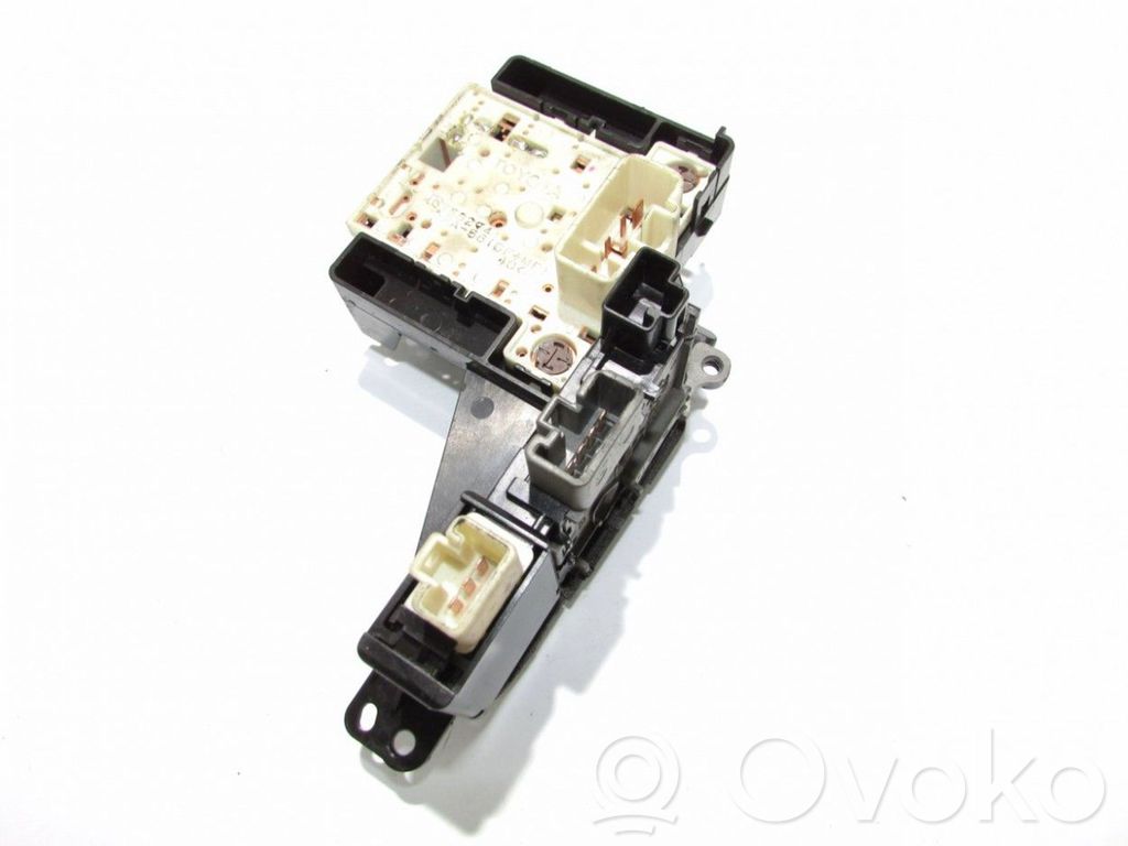 Toyota Yaris Hazard light switch 