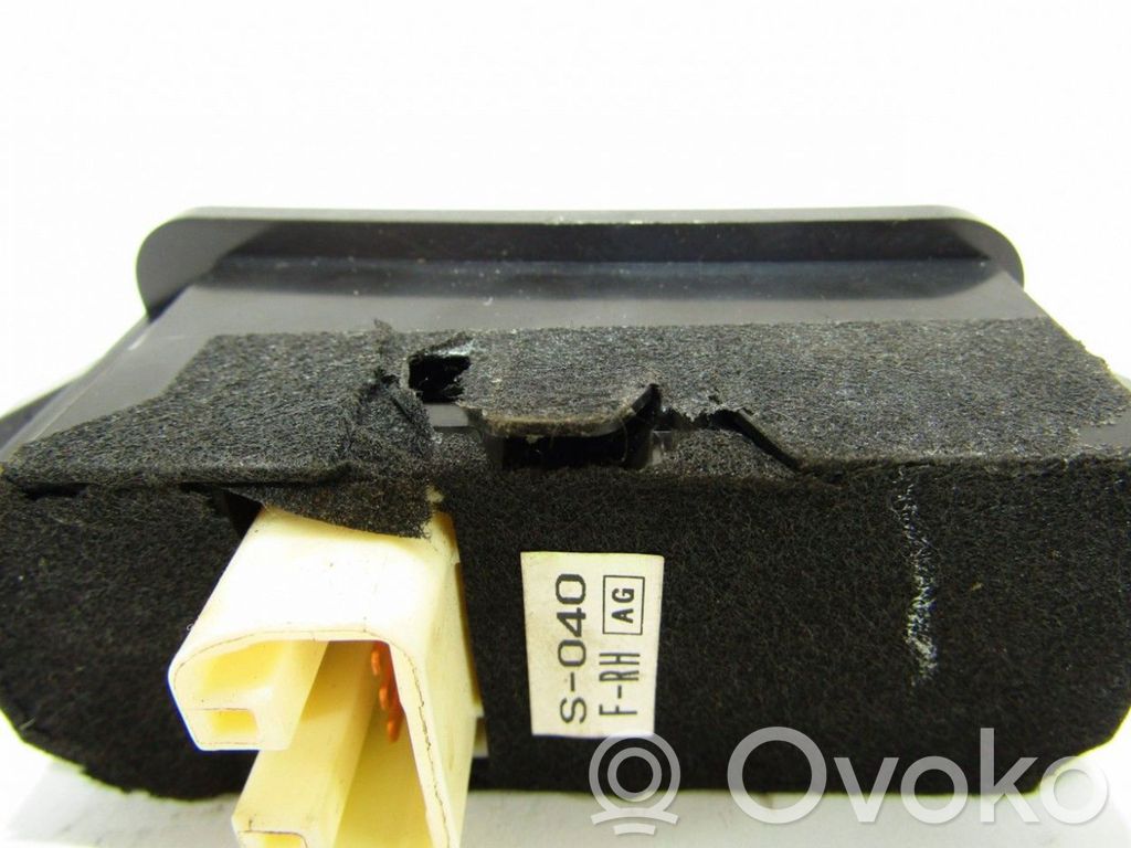 Subaru Legacy Electric window control switch 