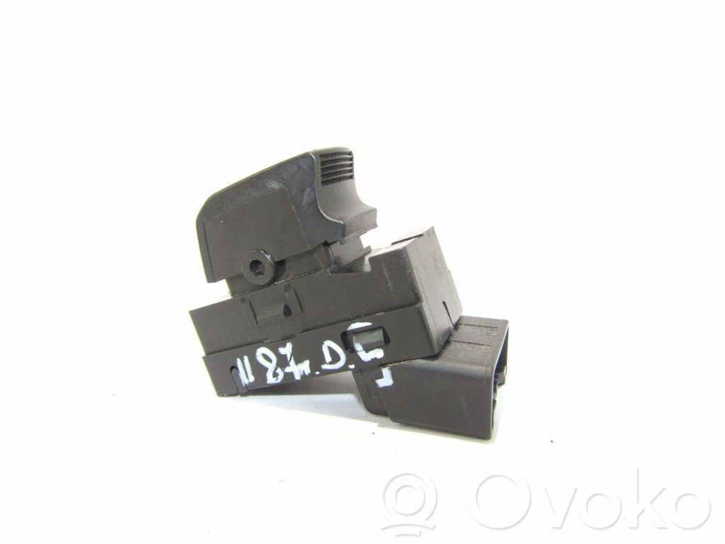 Electric window control switch   62J001536T