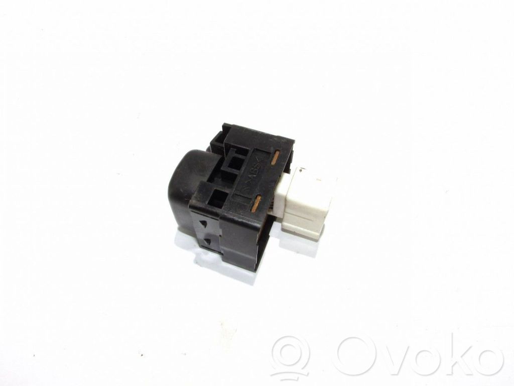 Wing mirror switch   5472K03