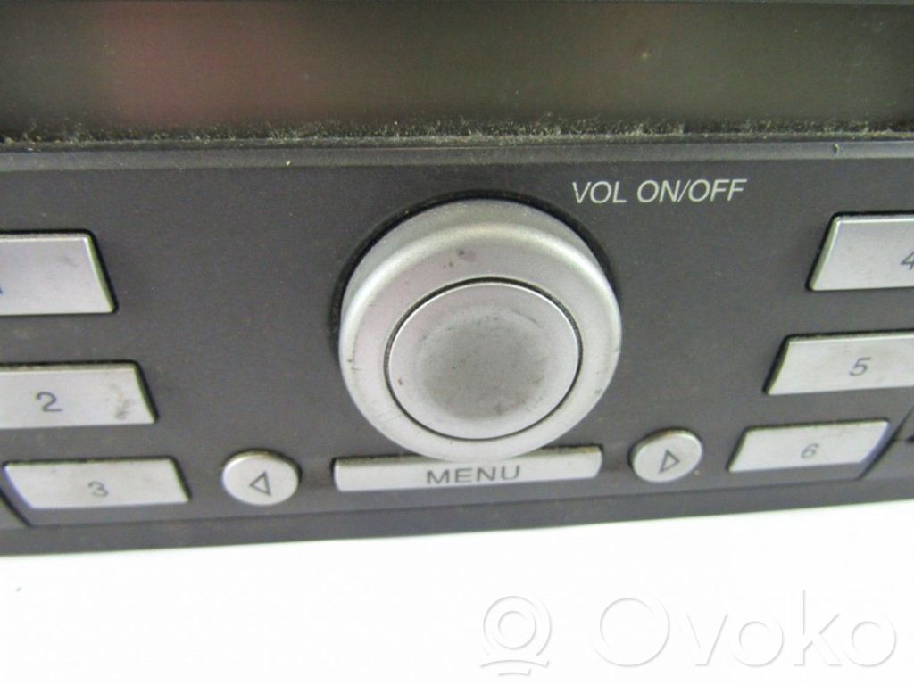 Radio / CD-Player / DVD-Player / Navigation   M009577