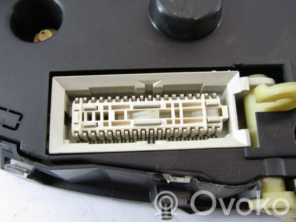 Speedometer (instrument cluster)   88311258