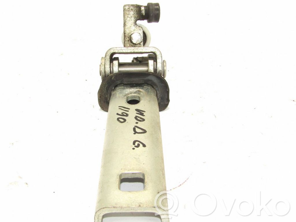 Sliding door middle roller runner