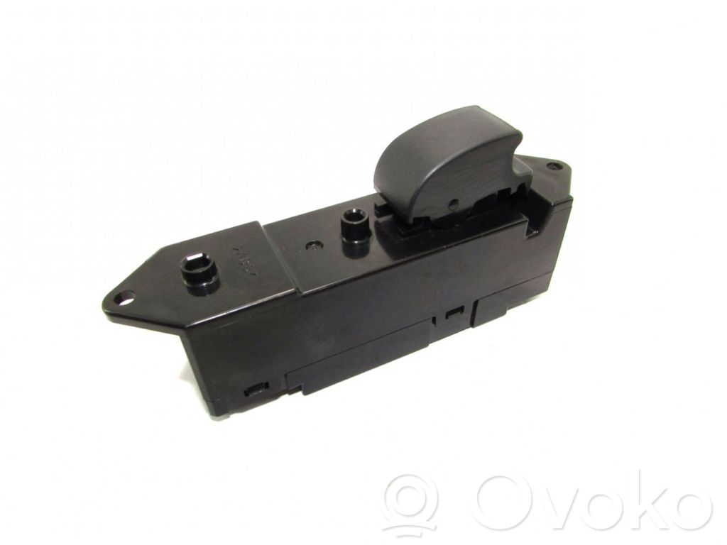 Mitsubishi Outlander Electric window control switch 