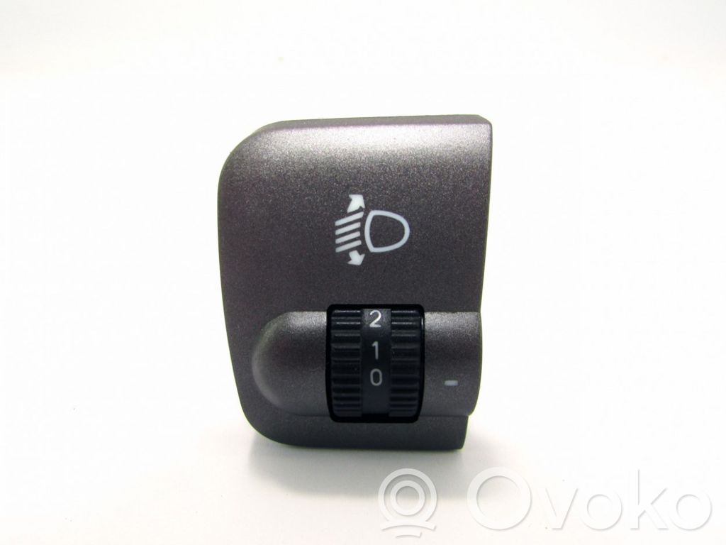 Headlight level height control switch   751U900802