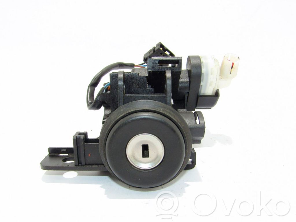Loading door lock