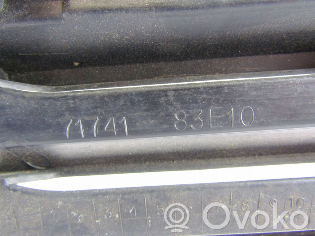 Suzuki Wagon R+ Rejilla delantera 