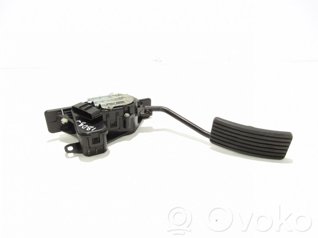 Mitsubishi Pajero Accelerator throttle pedal 