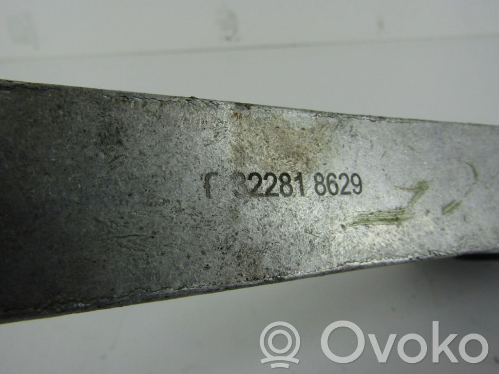 Moottorin kiinnikekorvake   322818629