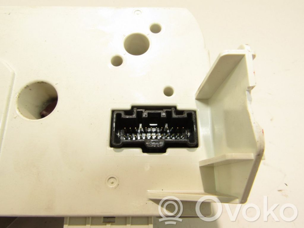 Mazda 5 Climate control unit 