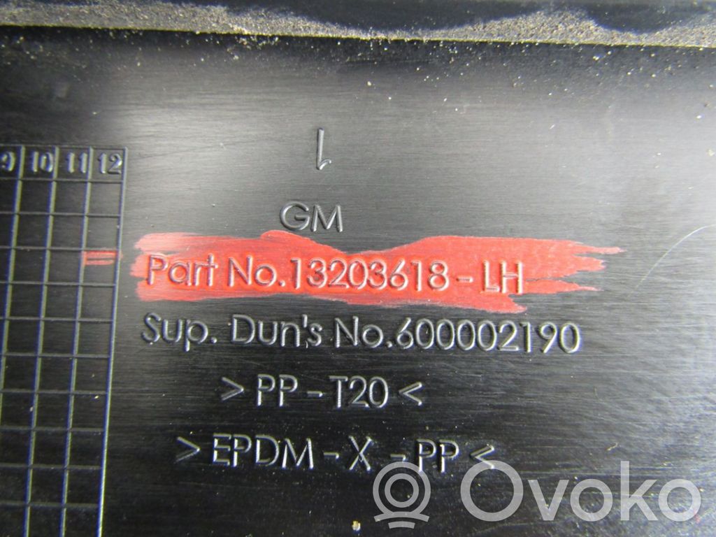Moldura del limpia   13203618