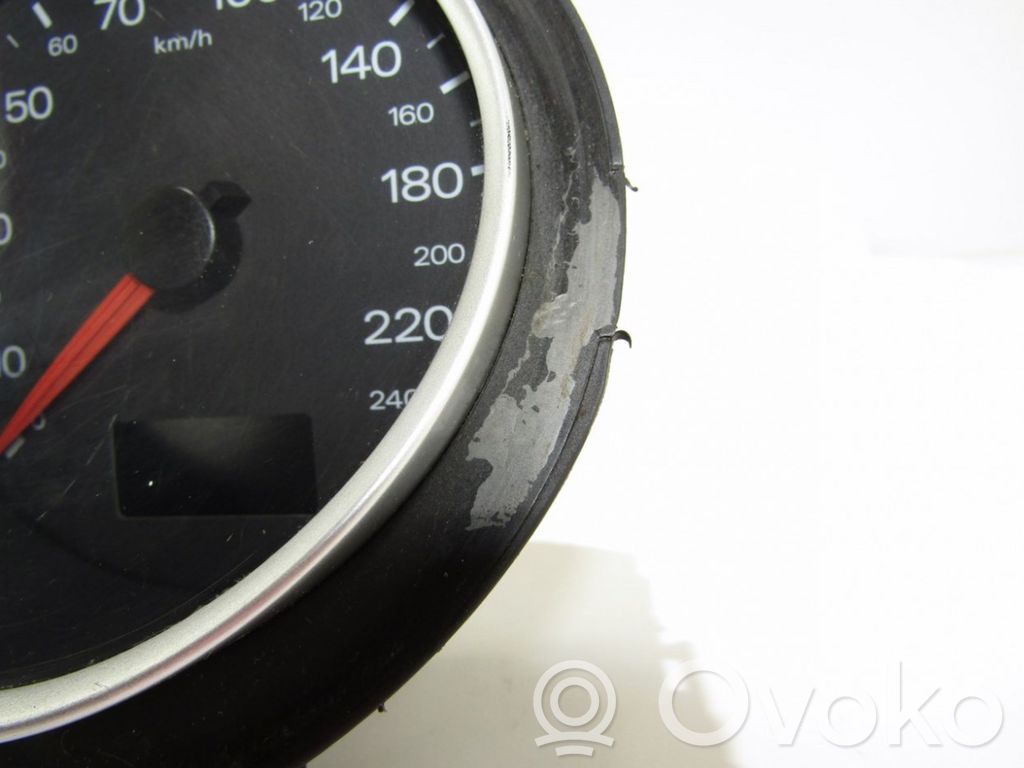 Audi A2 Geschwindigkeitsmesser Cockpit 