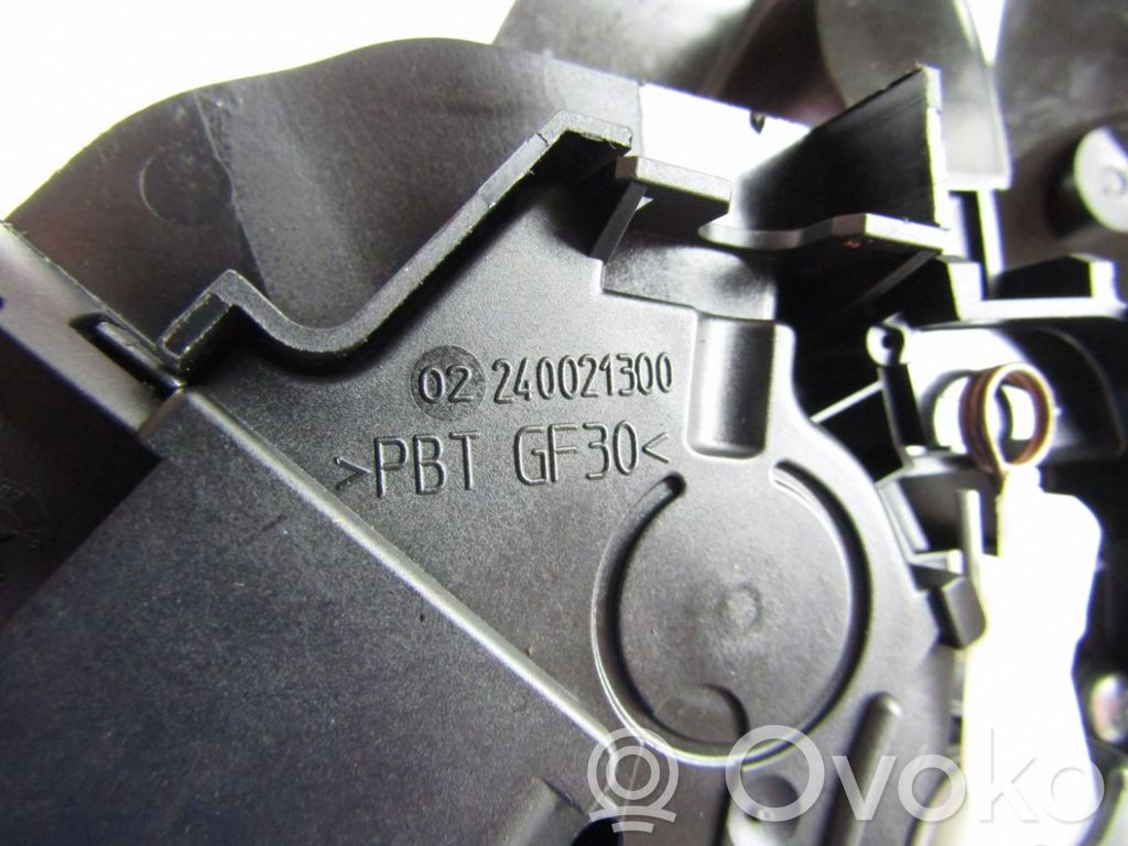 Priekšpusē slēdzene   240021300,R21812AA