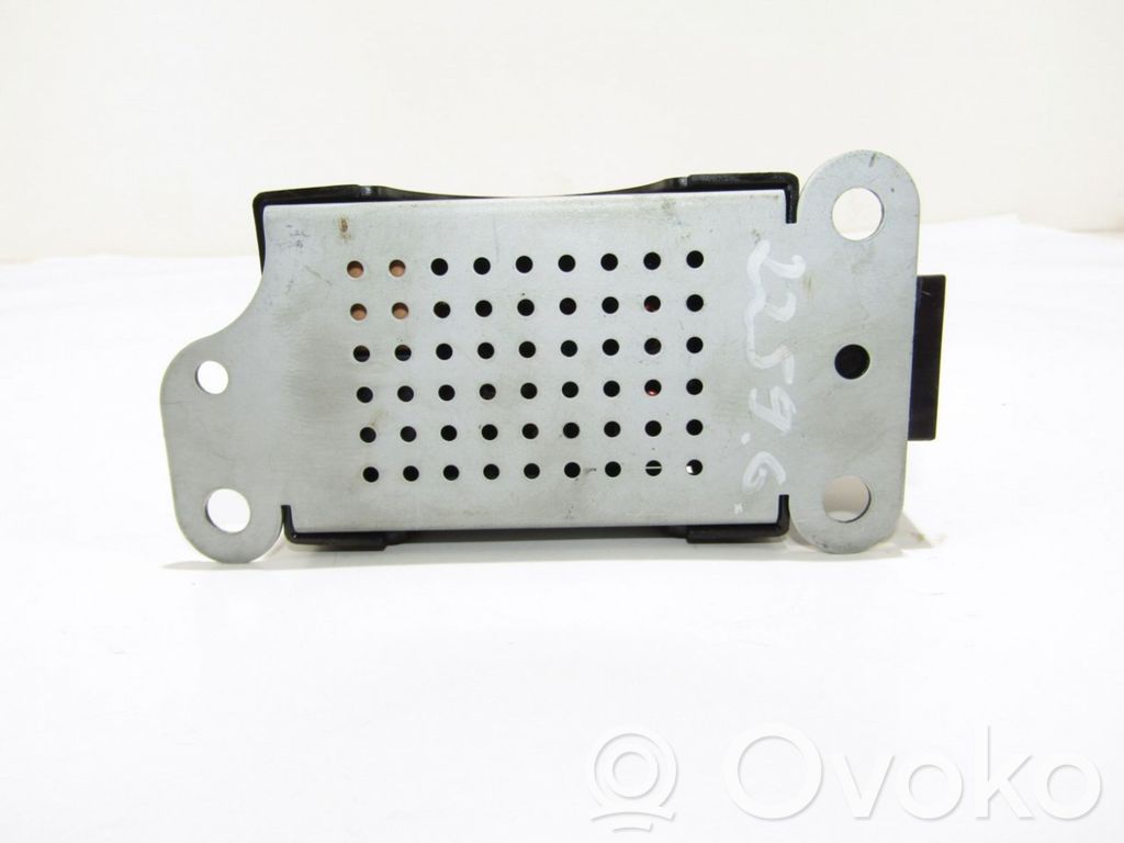 Amplificateur d'antenne   5M0035570B
