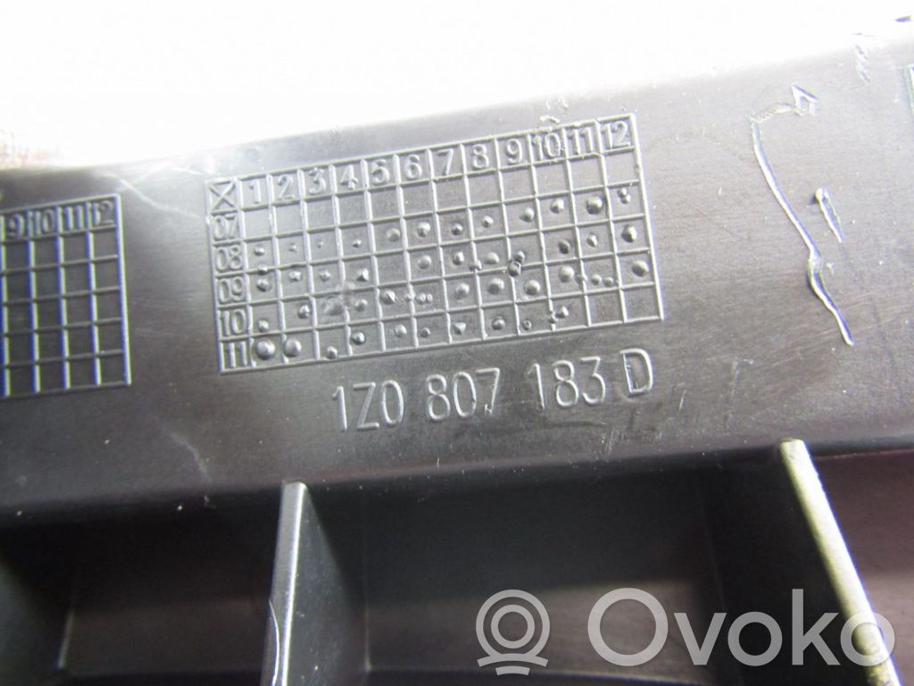 Soporte del parachoques delantero   1Z0807183D