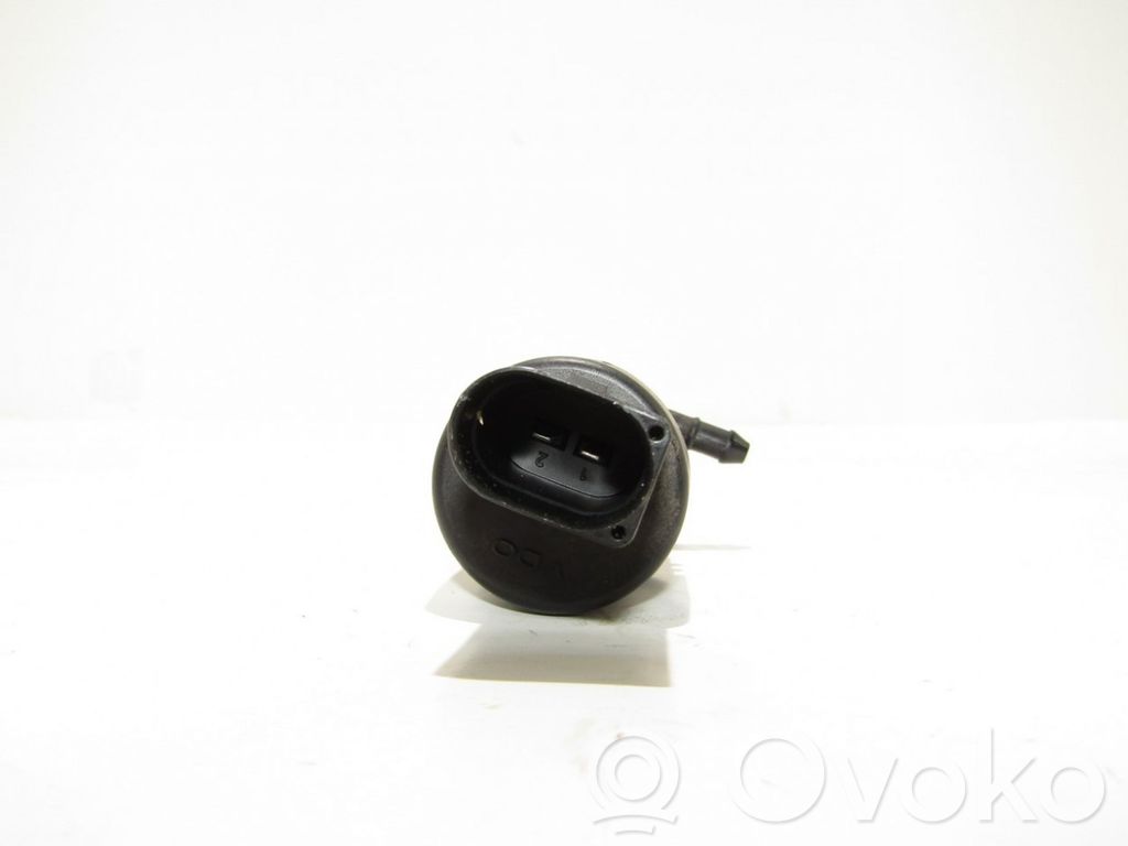Volkswagen Touareg I Windscreen/windshield washer pump 