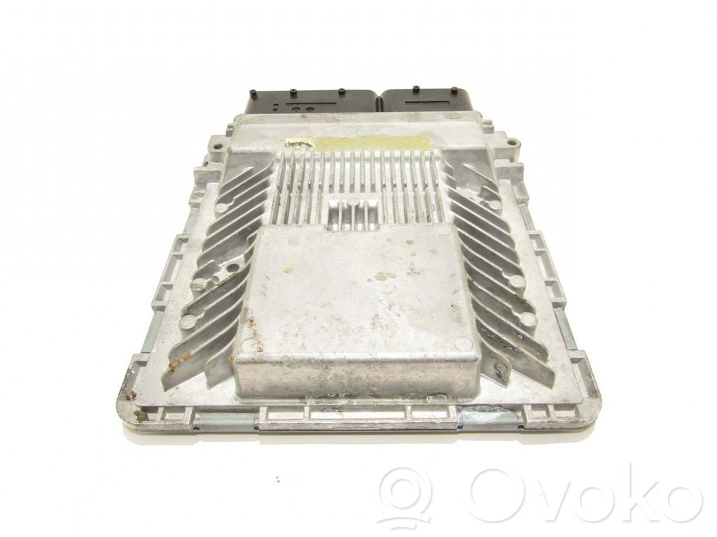 Engine control unit/module   8R0907559E