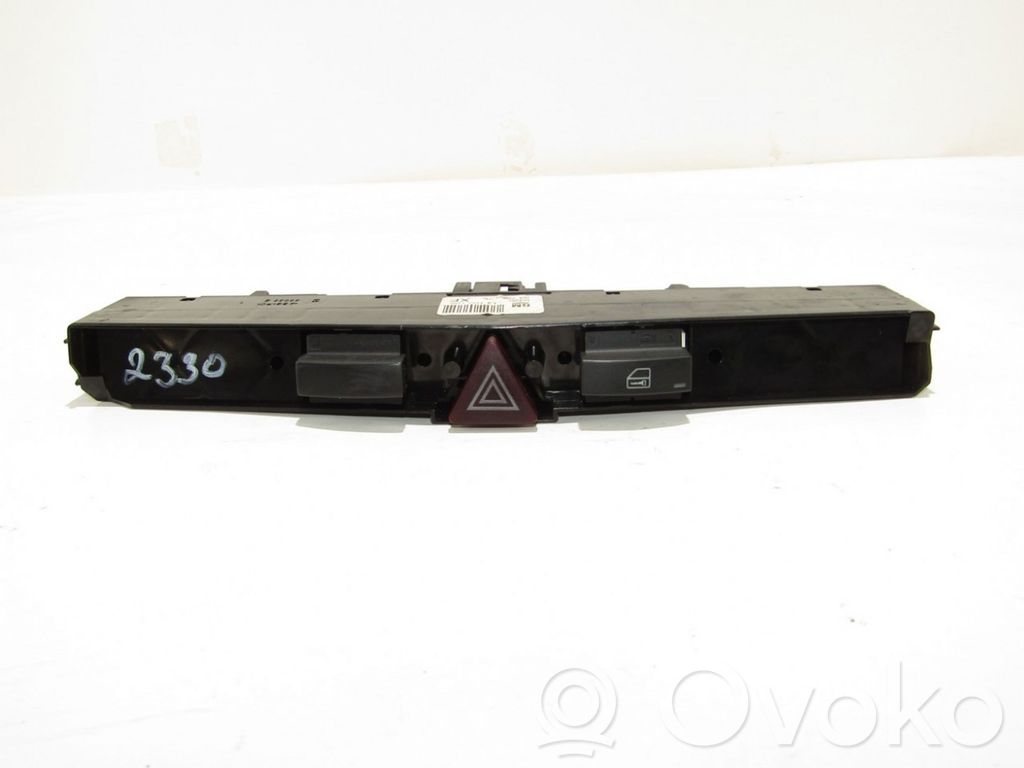 Botón interruptor de luz de peligro   03758075,13100105