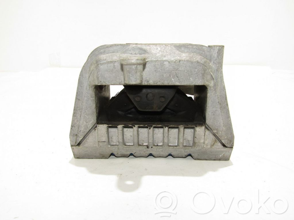 Volkswagen Golf VI Engine mount bracket 