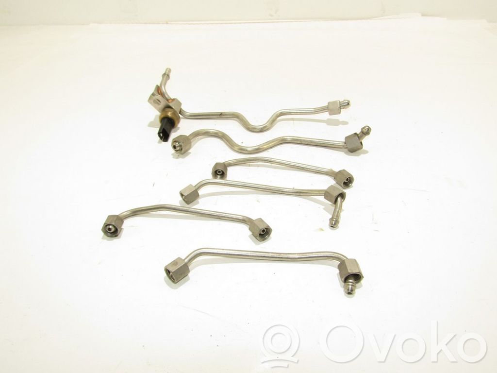 BMW 1 E81 E87 Fuel injector supply line/pipe 
