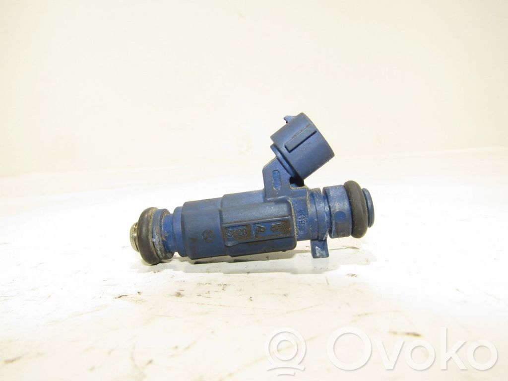 Inyector de combustible   353102B000