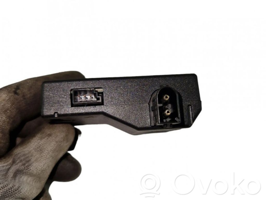 BMW 3 E90 E91 Antenos stiprintuvas 