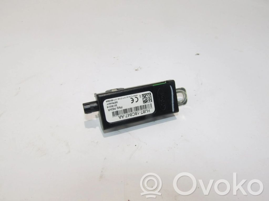 Pystyantennivahvistin   HJ8T18C847AA