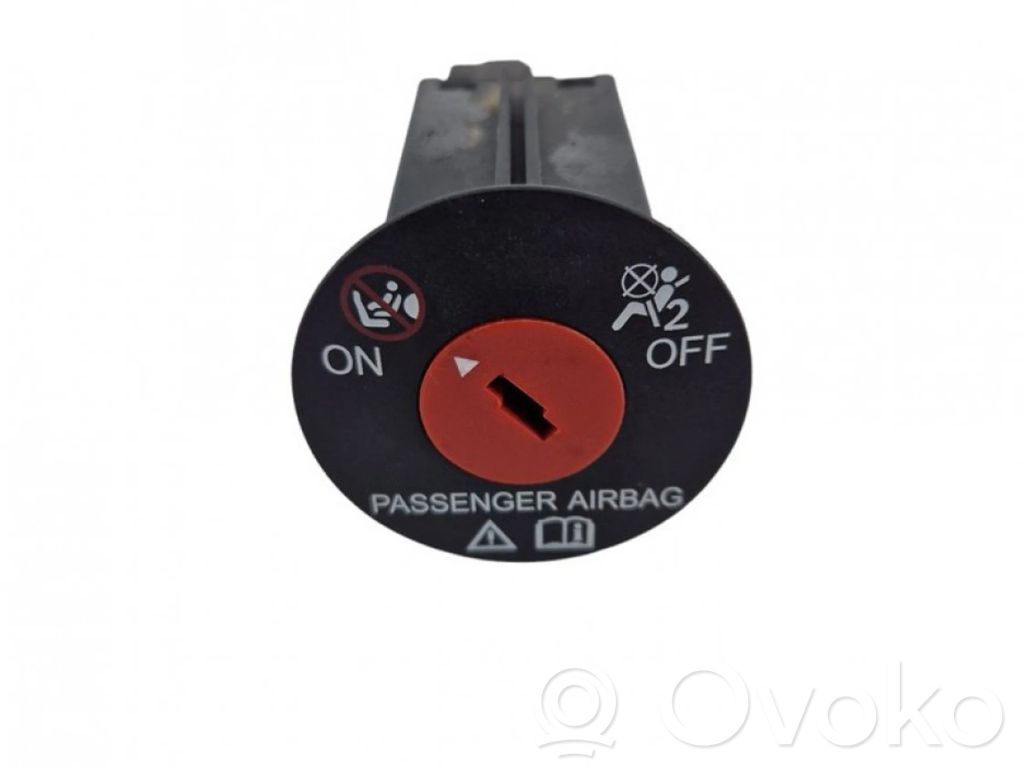 Comutator pornit/oprit airbag pasager   3897052K00
