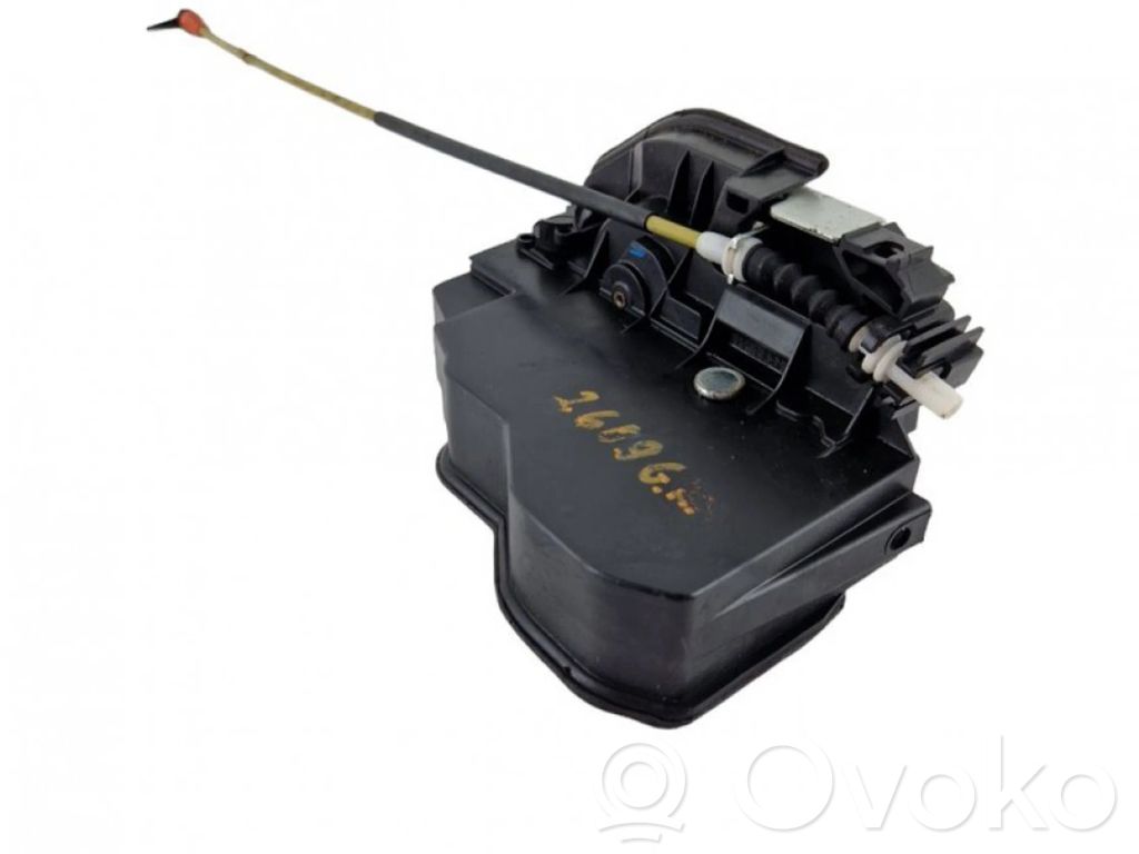 BMW 1 F20 F21 Zamek drzwi tylnych 