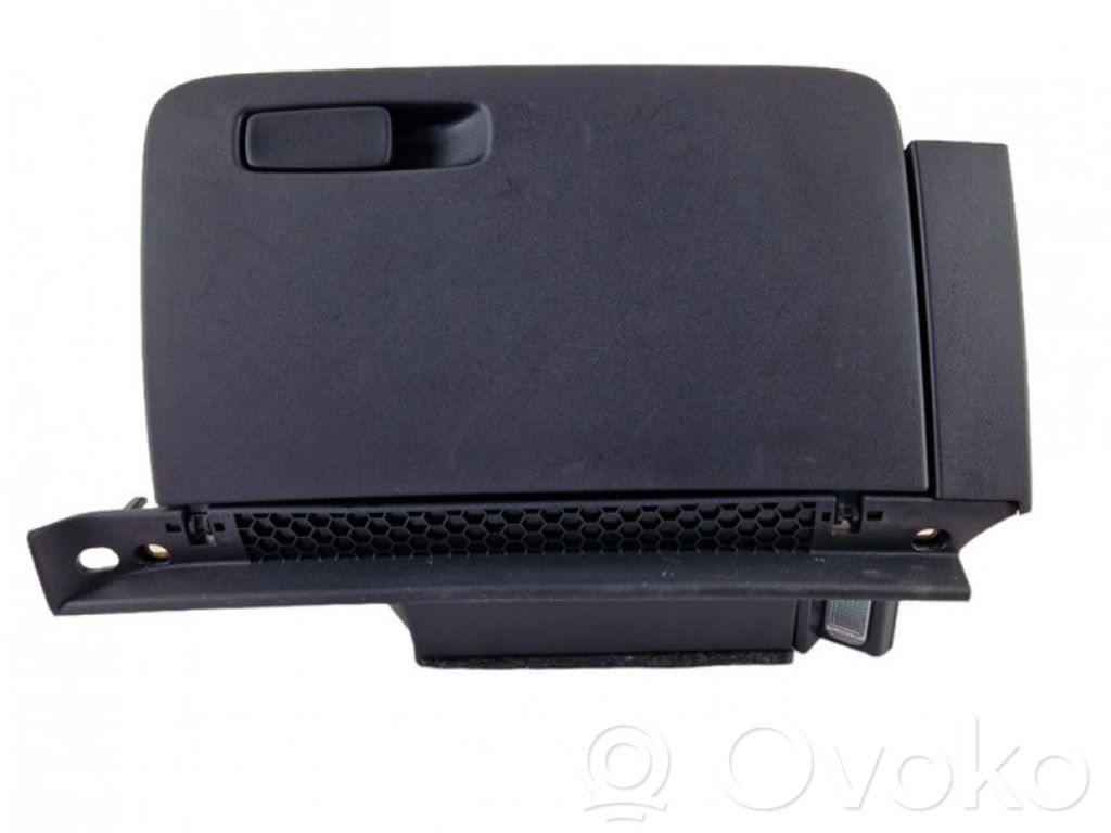 Audi A1 Glove box 